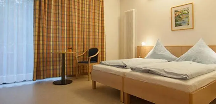 Plauer פארק נופש 3*